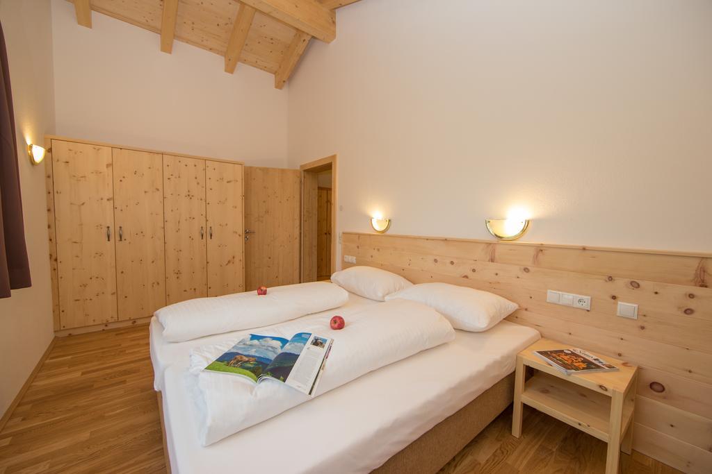 Penthousewohnung Mit Garten Sauna Pool Maishofen Room photo